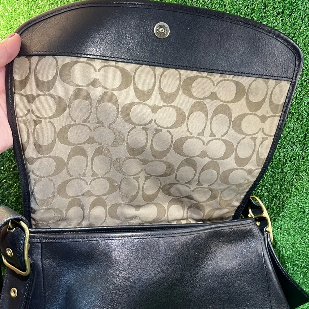 COACH VINTAGE BLACK LEATHER FLAP CROSSBODY SHOULDER BAG - Picture 6 of 10